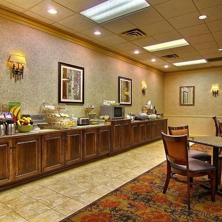Quality Inn & Suites Mansfield Εξωτερικό φωτογραφία
