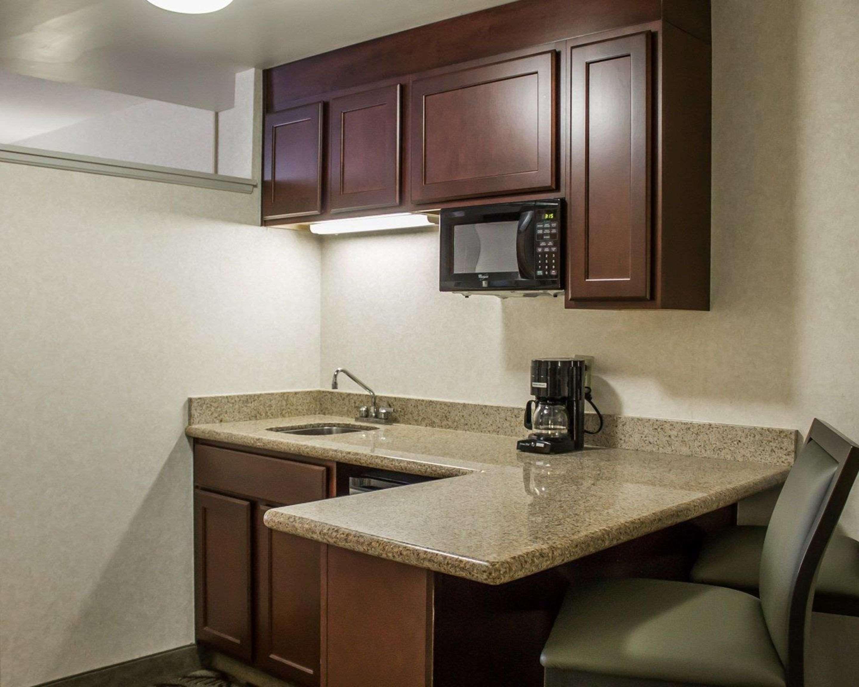 Quality Inn & Suites Mansfield Εξωτερικό φωτογραφία