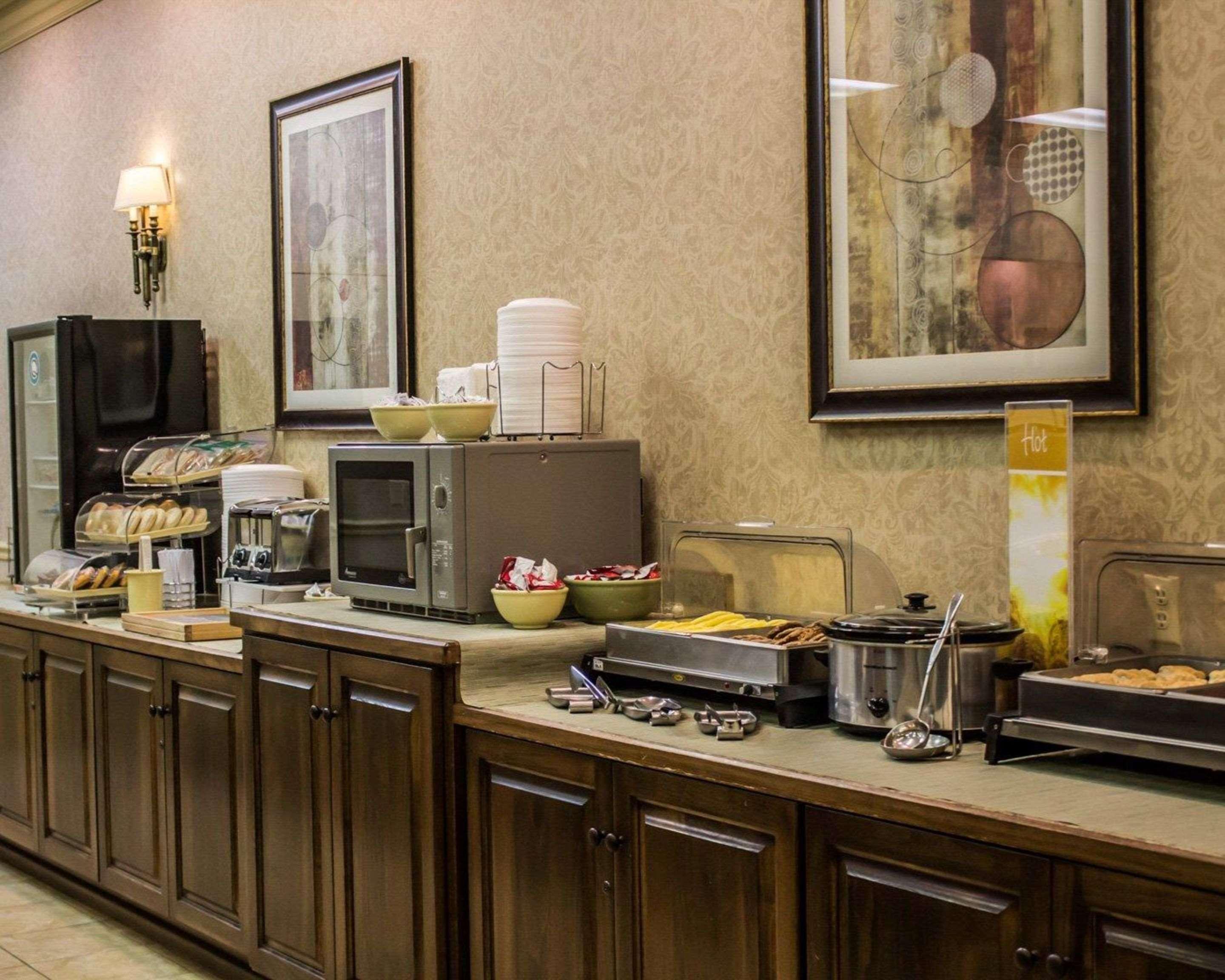 Quality Inn & Suites Mansfield Εξωτερικό φωτογραφία