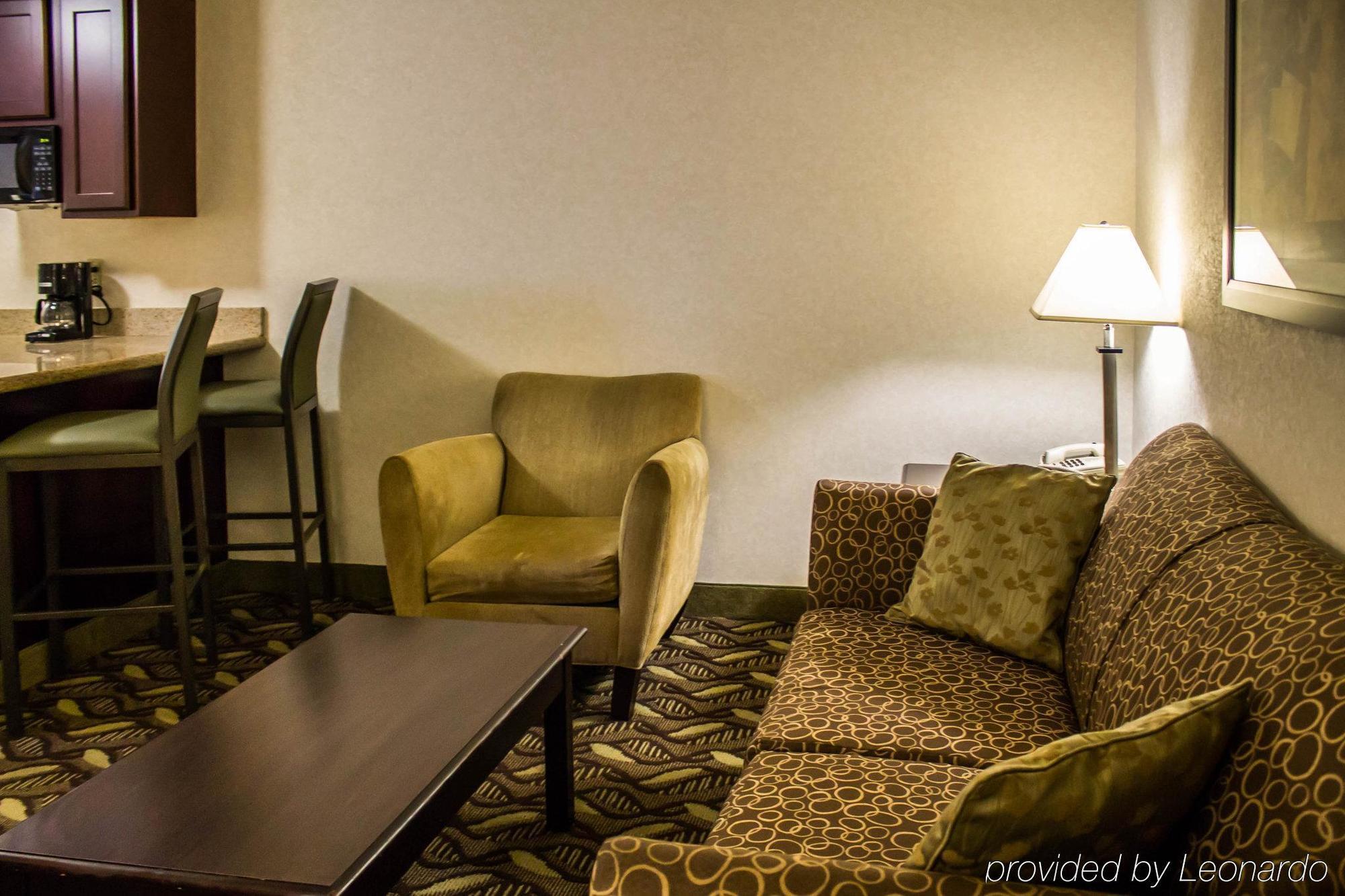 Quality Inn & Suites Mansfield Εξωτερικό φωτογραφία